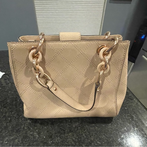 MK Cynthia satchel. Small. - Picture 3 of 11